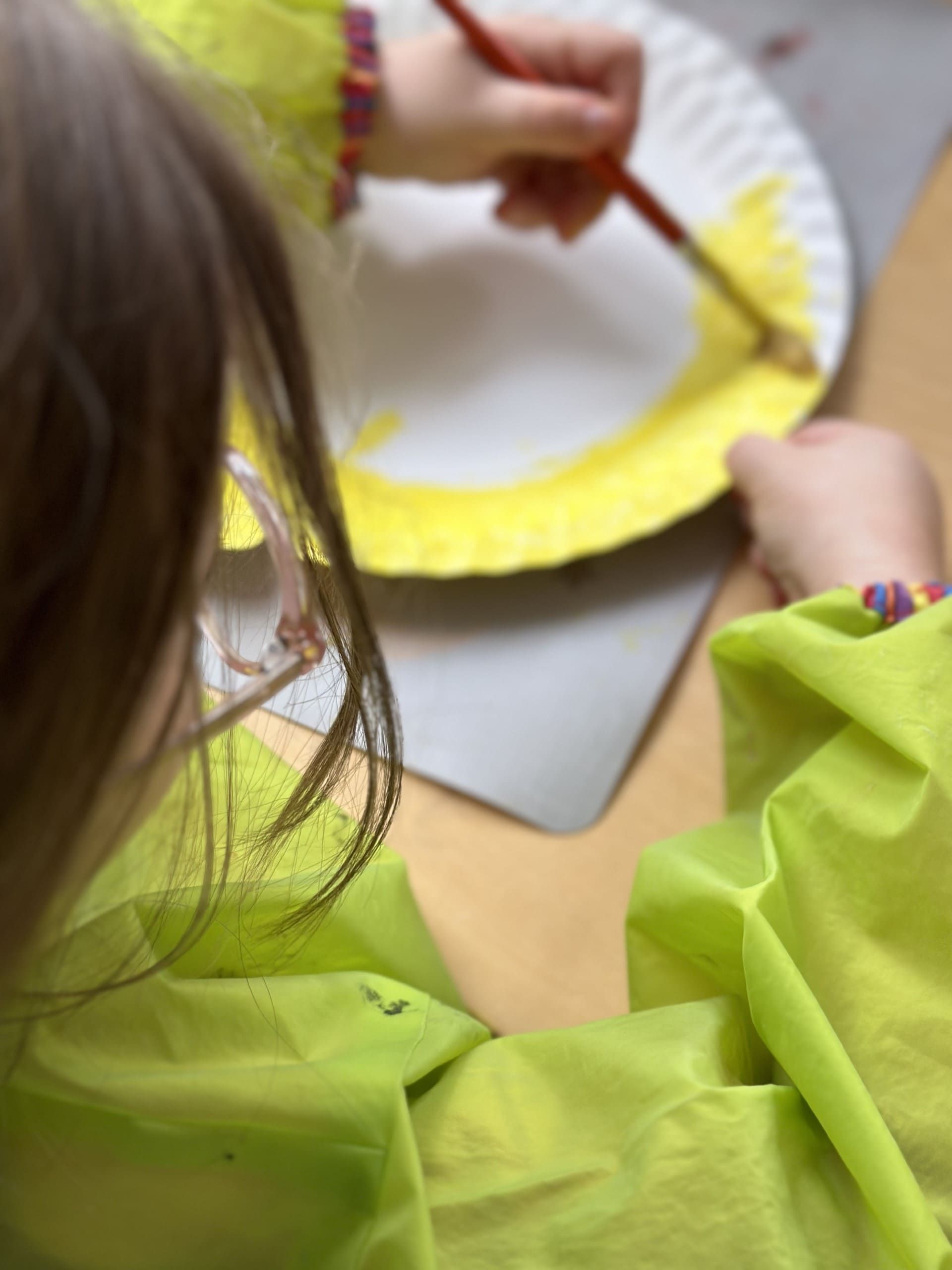 Kind-malt-Pappteller